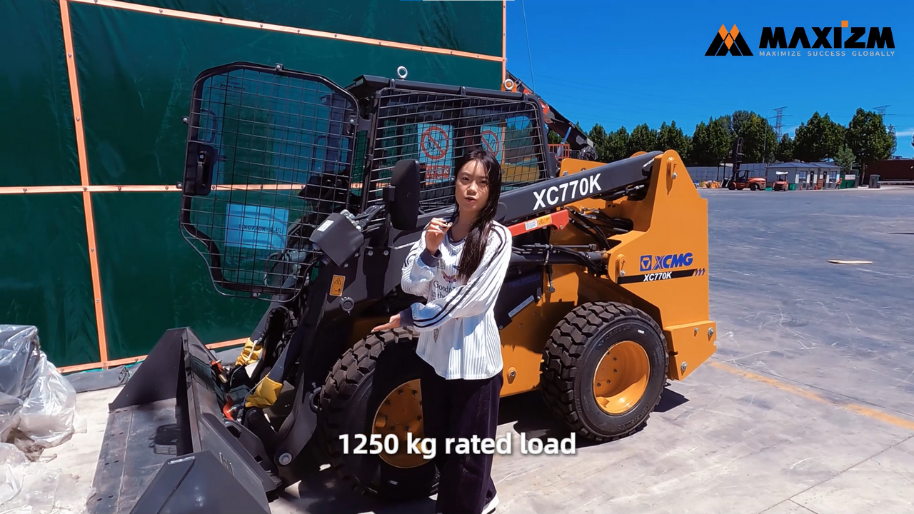XCMG XC770K Skid Steer Loader Working on Site!