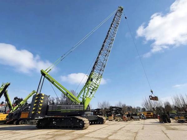 ZOOMLION Delivers ZCC2200AE5 Crawler Crane to Netherlands, Expanding into European High-End Market