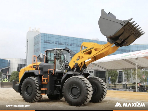 LIUGONG 890T Loaders Delivered To Large Ports In Bulk