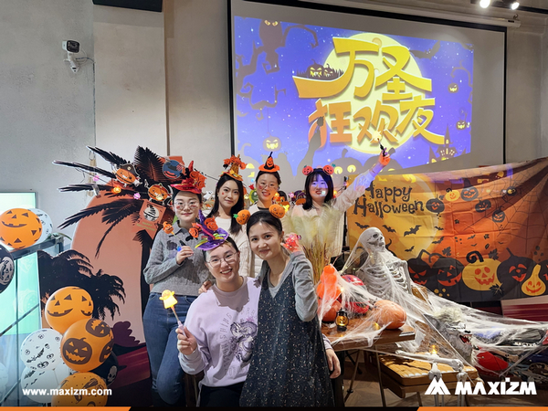 MAXIZM Group Building: Halloween Night, Pumpkin Wars