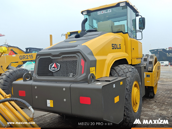 Burkina Faso - 2 Units SDLG RS8200H Road Roller 