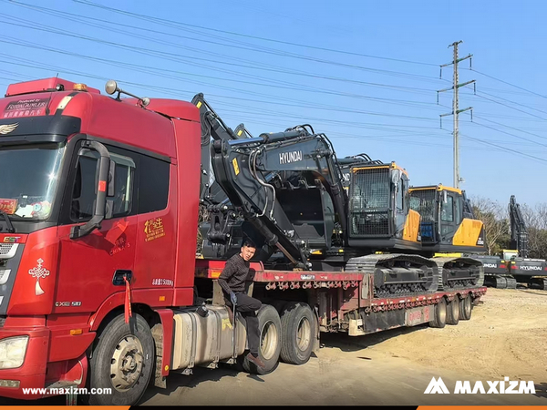 Algeria - 1 Unit HYUNDAI HX220HD Crawler Excavator  