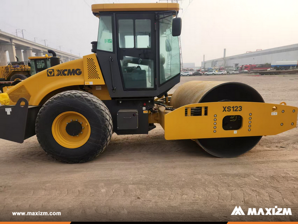 Ghana - 1 Unit XCMG XS123 Road Roller 