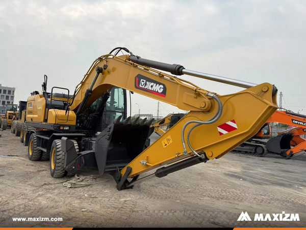 Burkina Faso - 1 Unit XCMG XE210WGA Wheel Excavator