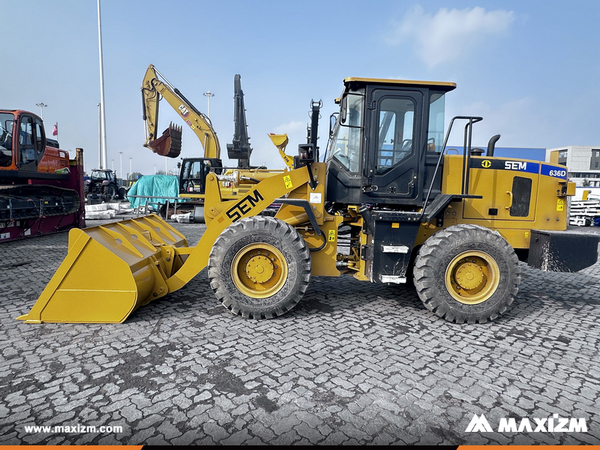 Panama - 1 Unit SEM 636D Wheel Loader 